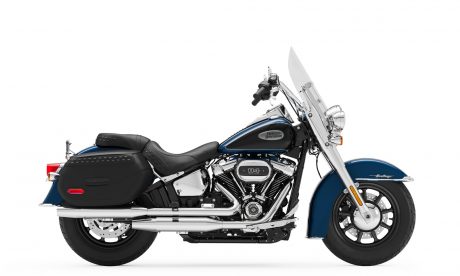 Harley Davidson® Heritage Classic Reef Blue/Vivid Black (Chrome Finish w/ Cast Wheels) 2022